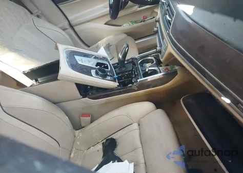 2019 BMW 740I z USA, uszkodzony, nr VIN WBA7E2C59KB218056